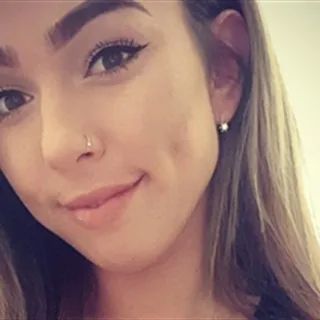 Jeg ønsker mig et stabilt arbejde med gode kollegaer, positivt atmosfære. En god løn, da jeg er 4...