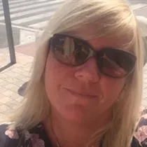 Anja søger job som projektleder / afdelingsleder / konsulent