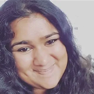 Maria søger job som kommunikationsmedarbejder / journalist / marketingmedarbejder / sælger / kult...