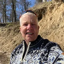 Gitte søger job som lagermedarbejder / administrativ medarbejder / ejendomsfunktionær / tjener / transport